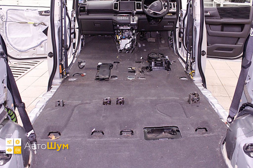 Чистый ковёр Хонда Стэпвэгон