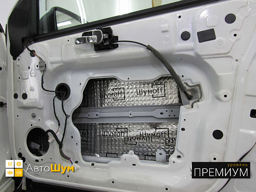 Клеим Шумофф Joker внтурь двери Ниссан Кашкай.