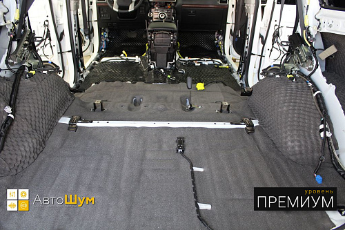 Шумо и теплоизоляция багажника Тойоты Ленд Крузер Прадо 150.