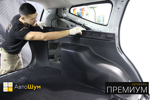 Разбираем багажник Митсубиси Паджеро Спорт