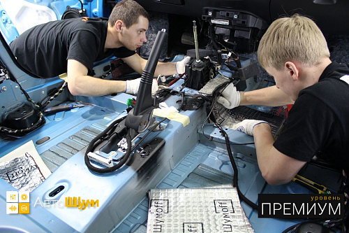 Клеим Шумофф Black Joker на пол Рено Каптюр