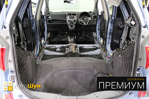 Шумоизоляция багажника тойоты Рактис.