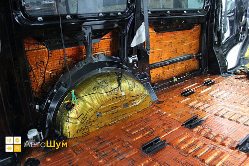 Виброизоляция арок Volkswagen Caravelle