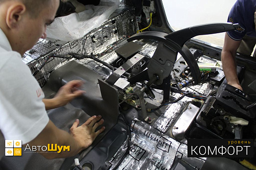 Клеим Шумофф Base 4 на пол Тагаз Тагер.