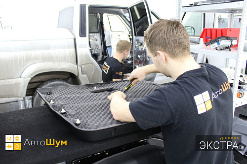 Оклеиваем шумопоглотителем обшивку двери Уаз Патриот Пикап