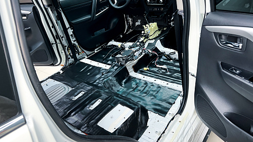 Шумоизоляция Мицубиси Монтеро