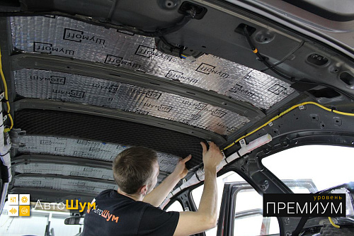 Клеим виброизоляцию на крышу Киа Сид