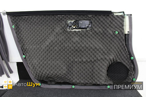 Шумоизоляция дверной обшивки Хонда Аккорд