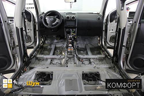 Штатная шумоизоляция пола Ниссан Кашкай.