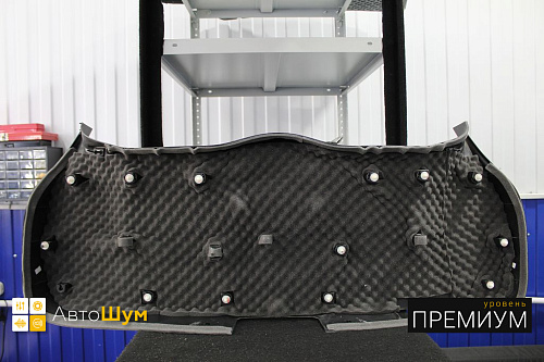 Шумоизоляция обшивки пятой двери Ниссан Кашкай