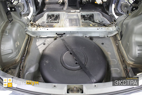 Штатная шумоизоляция багажника Ниссан Кашкай Джи10