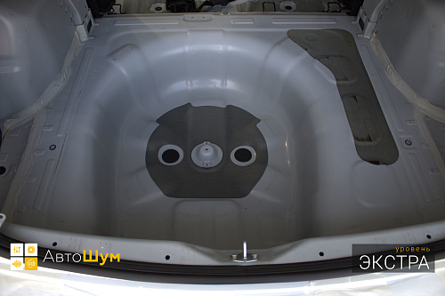 Штатная шумоизоляция багажника Киа Рио ФБ