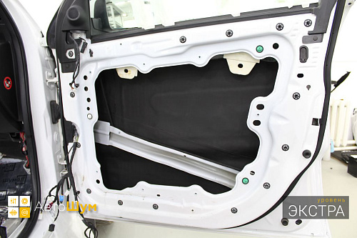 Клеим Комфорт 6 внутрь двери Джип Гранд Чероки