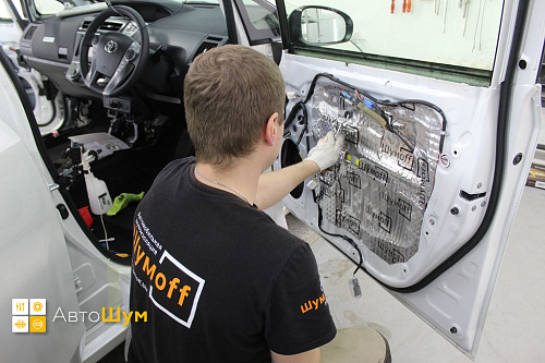 Шумоизоляция дверей Тойота Приус