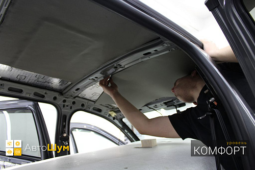 Клеим Шумофф Base 8 на крышу Рено Дастер.