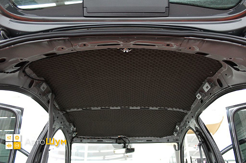 Клеим шумопоглотитель на крышу Фольксваген Поло Мк6