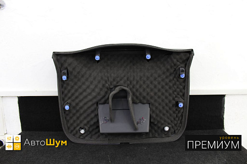 Шумоизоляция обшивки пятой двери Ниссан Террано