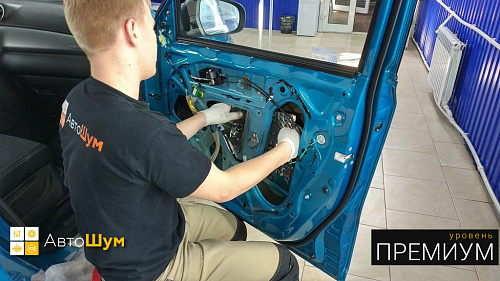 Клеим Шумофф Joker внутрь двери Suzuki Vitara