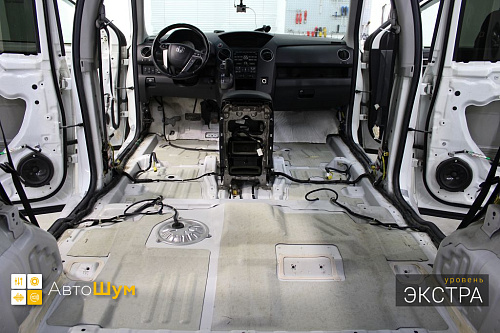 Штатная шумоизоляция пола Хонды Пилот