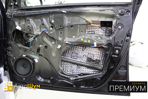 Виброизоляция дверей Тойоты Королла Е150