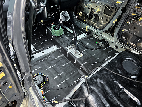 Шумоизоляция пола Ниссан Террано