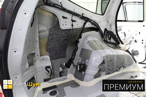 Штатная шумоизоляция арок Митсубиси Паджеро Спорт