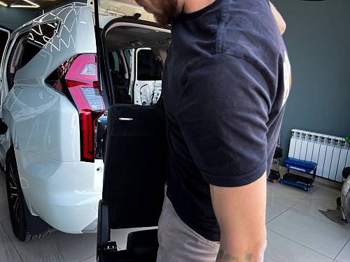 Разбор багажника Мицубиси Монтеро