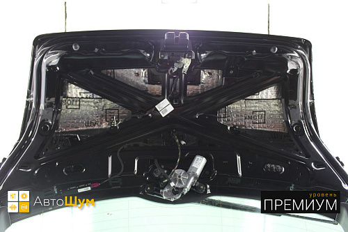 Виброизоляция пятой двери Шкода Октавия