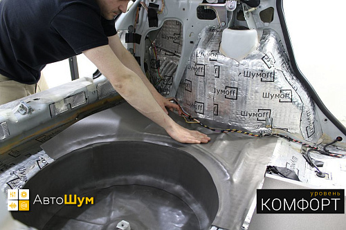 Клеим на дно багажника Шумофф Base 4 Лады Калины