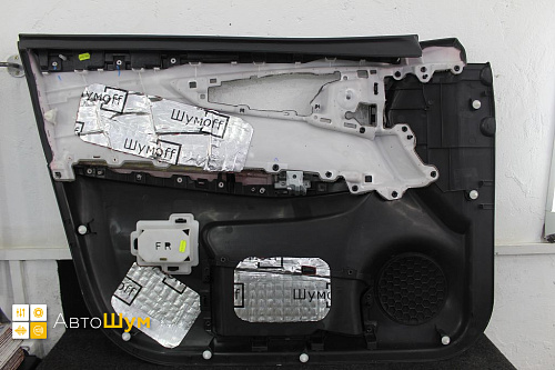 Оклеиваем виброизоляцией обшивку двери Ниссан Кашкай Джи11