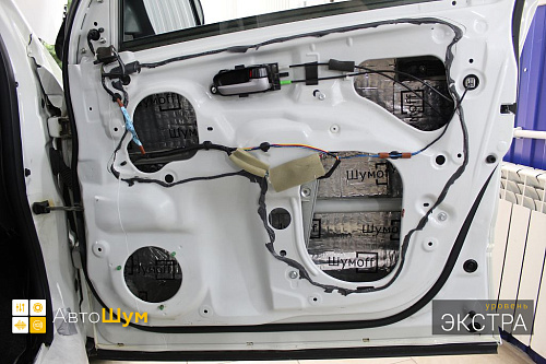 Виброизоляция дверей Сузуки Гранд Витары