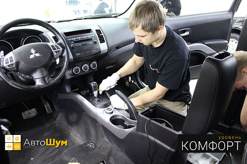 Разбираем салон Митсубиси Аутлендер XL.