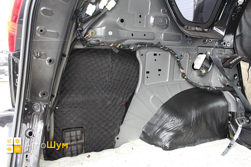 Шумоизоляция арок Ниссан Х-Трейл T31