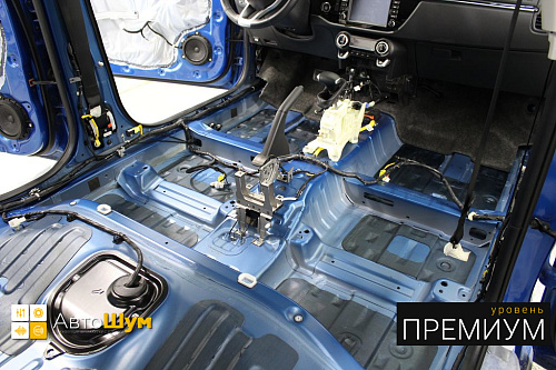 Штатная шумоизоляция пола Киа Рио.