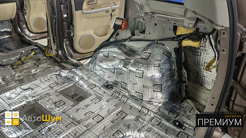 Виброизоляция крыльев и арок Сузуки Гранд Витары