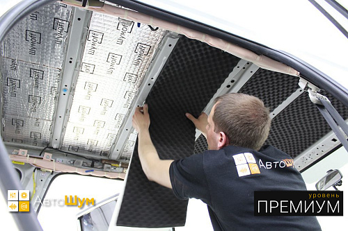 Клеим Герметон 7 на крышу Субару Форестер