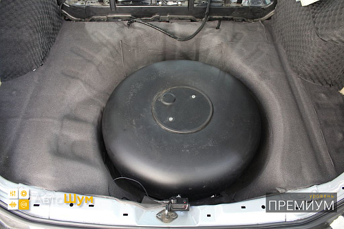 Клеим шумоизоляцию в багажник Ниссан Х-Трейл Т31