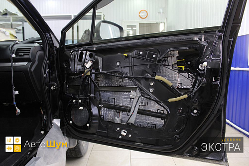 Виброизоляция дверей Субару ХВ