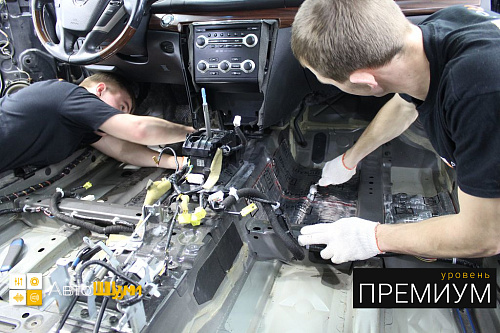 Клеим Шумофф Black Joker на пол Ниссан Теана