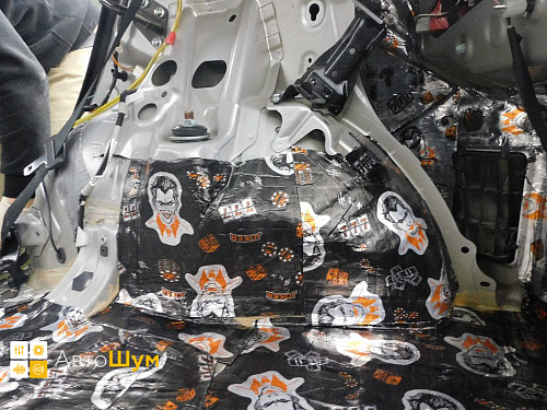 Виброизоляция арок Тойота Аурис