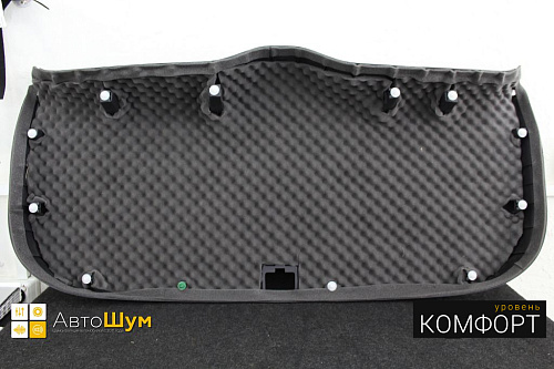 Шумоизоляция обшивки пятой двери Митсубиси Аутлендер GF.