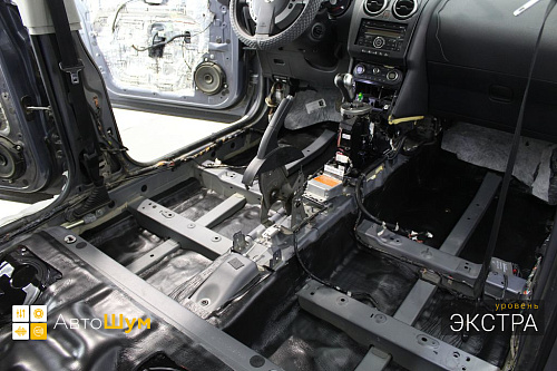 Шумоизоляция пола Ниссан Кашкай Джи10