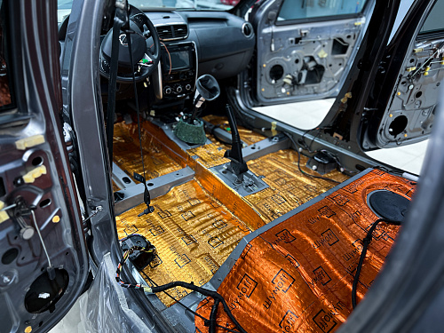 Виброизоляция пола Ниссан Террано