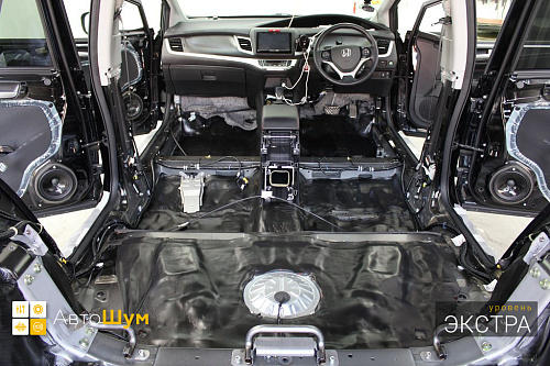 Шумоизоляция пола Хонда Джейд