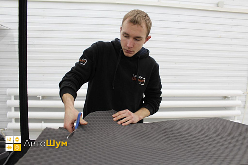 Шумоизоляция дверной обшивки Тойота Функарго