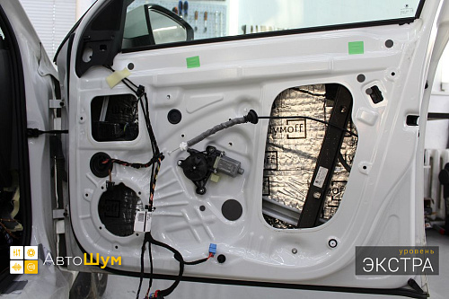 Виброизоляция дверей Шкоды Октавии