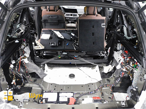 Разобранный багажник БМВ X5