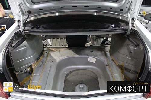 Заводская виброизоляция багажника Лады Приоры