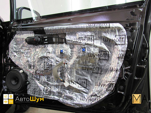 Шумоизоляция дверей Ниссан Тиида.