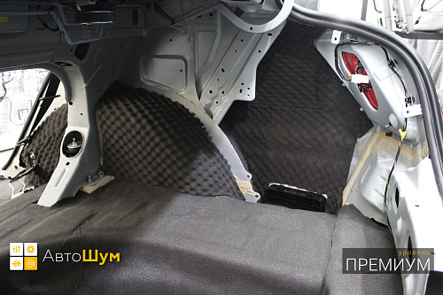 Шумоизоляция арок Джили Эмгранд